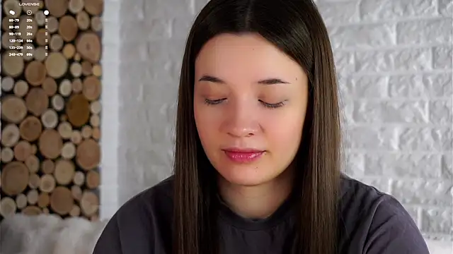 Snapshot of LowOncoming chatting on 11, 9, 2025 LowOncoming online show from 11, 9, 2025