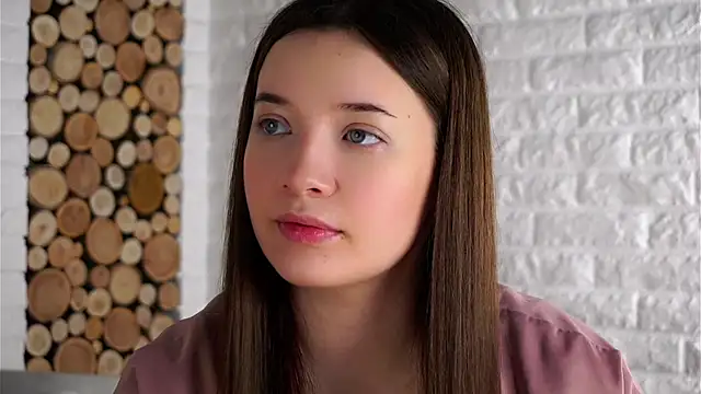 Snapshot of LowOncoming chatting on 26, 9, 2025 LowOncoming online show from 26, 9, 2025