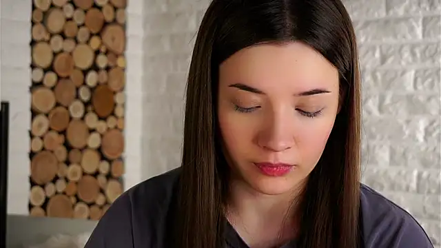 Snapshot of LowOncoming chatting on 29, 9, 2025 LowOncoming online show from 29, 9, 2025