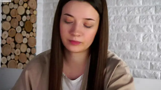 Snapshot of LowOncoming chatting on 11, 10, 2025 LowOncoming online show from 11, 10, 2025