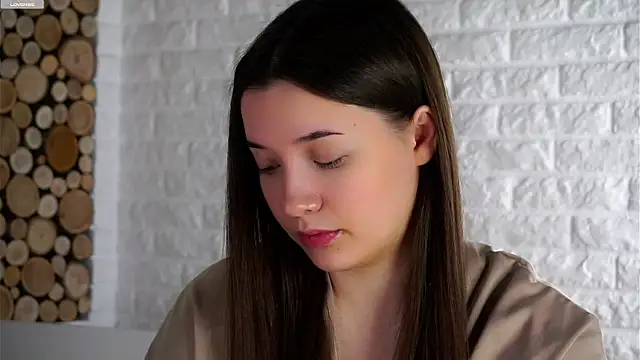 Snapshot of LowOncoming chatting on 17, 10, 2025 LowOncoming online show from 17, 10, 2025