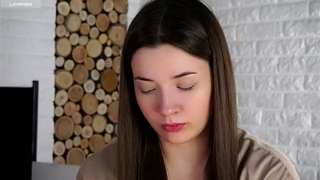 Snapshot of LowOncoming chatting on 24, 10, 2025 LowOncoming online show from 24, 10, 2025