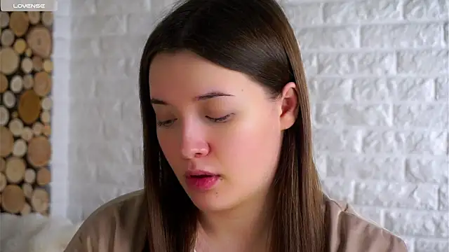 Snapshot of LowOncoming chatting on 7, 11, 2025 LowOncoming online show from 7, 11, 2025