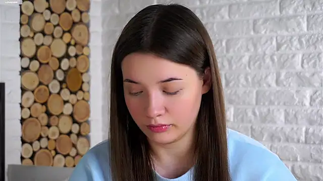 Snapshot of LowOncoming chatting on 21, 11, 2025 LowOncoming online show from 21, 11, 2025