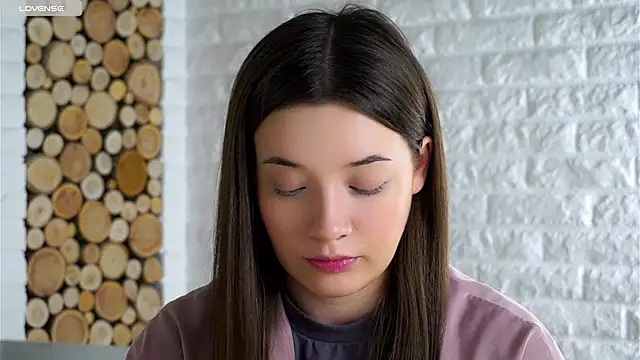 Snapshot of LowOncoming chatting on 26, 11, 2025 LowOncoming online show from 26, 11, 2025