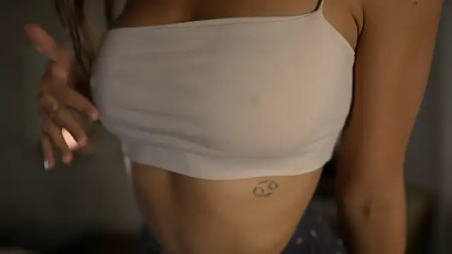 Snapshot of ValerieHill chatting on 23, 10, 2025 ValerieHill online show from 23, 10, 2025