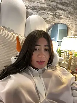 Snapshot of _MadiLee_ chatting on 4, 12, 2024 MadiLee online show from 4, 12, 2024