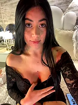 Snapshot of _MadiLee_ chatting on 19, 10, 2025 MadiLee online show from 19, 10, 2025