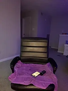 Snapshot of LillShayy chatting on 17, 12, 2024 LillShayy online show from 17, 12, 2024