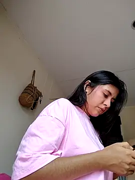 Snapshot of _maiahairy_ chatting on 18, 11, 2025 maiahairy online show from 18, 11, 2025