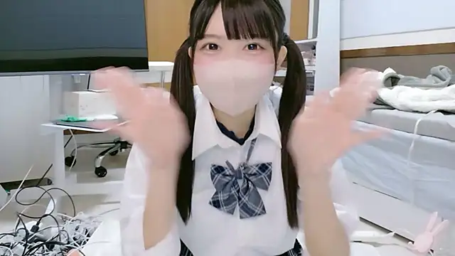 Snapshot of YUNOCHI_nyanko chatting on 13, 10, 2025 YUNOCHI nyanko online show from 13, 10, 2025