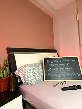 Snapshot of SOFIASWEETSECRETT chatting on 7, 11, 2025 SOFIASWEETSECRETT online show from 7, 11, 2025