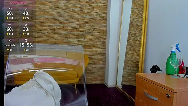 Snapshot of AishaRouhi chatting on 27, 9, 2025 AishaRouhi online show from 27, 9, 2025