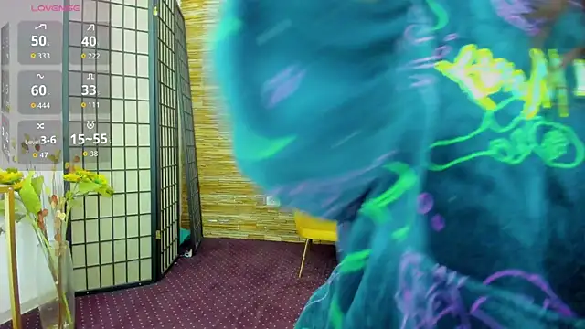 Snapshot of AishaRouhi chatting on 28, 10, 2025 AishaRouhi online show from 28, 10, 2025