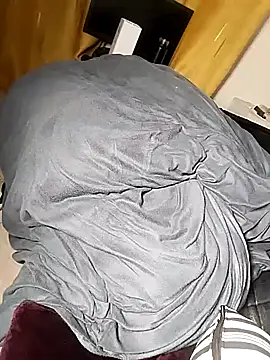 Snapshot of Hugemassivebootie chatting on 20, 10, 2025 Hugemassivebootie online show from 20, 10, 2025