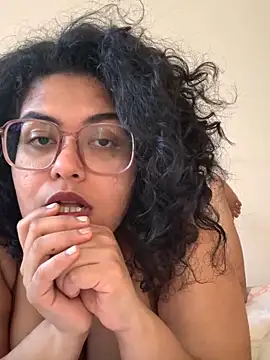 Curvydesifromgermany online show from 3, 2, 2025