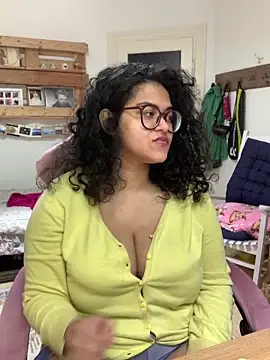 Curvydesifromgermany online show from 8, 5, 2026