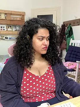 Snapshot of Curvydesifromgermany chatting on 13, 5, 2026 Curvydesifromgermany online show from 13, 5, 2026