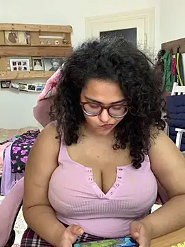 Snapshot of Curvydesifromgermany chatting on 9, 6, 2026 Curvydesifromgermany online show from 9, 6, 2026