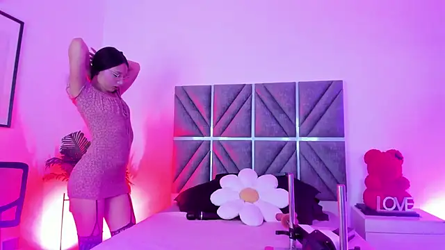 Laura Dicardy online show from 28, 2, 2026