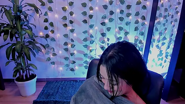 Snapshot of mariiana-diaz chatting on 4, 2, 2025 mariiana-diaz online show from 4, 2, 2025