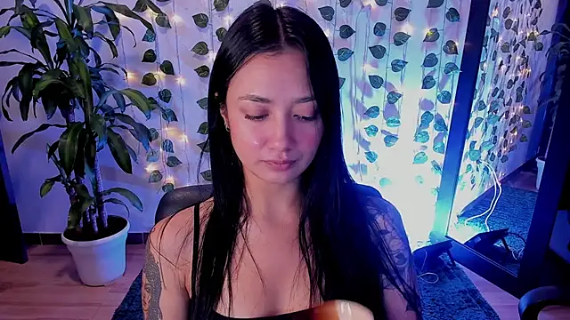 Snapshot of mariiana-diaz chatting on 10, 3, 2025 mariiana-diaz online show from 10, 3, 2025