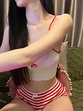 Snapshot of Almiraa68 chatting on 13, 12, 2024 Almiraa68 online show from 13, 12, 2024