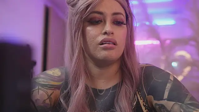 Snapshot of angelacianuro_ chatting on 20, 11, 2025 angelacianuro online show from 20, 11, 2025