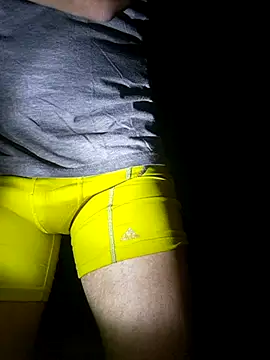 Snapshot of bigdickdaddy2184 chatting on 12, 3, 2025 bigdickdaddy2184 online show from 12, 3, 2025