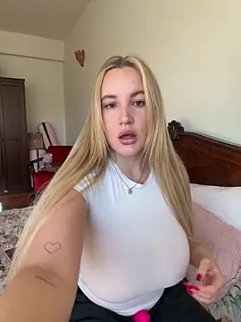 Snapshot of isisxoxx chatting on 16, 3, 2026 isisxoxx online show from 16, 3, 2026