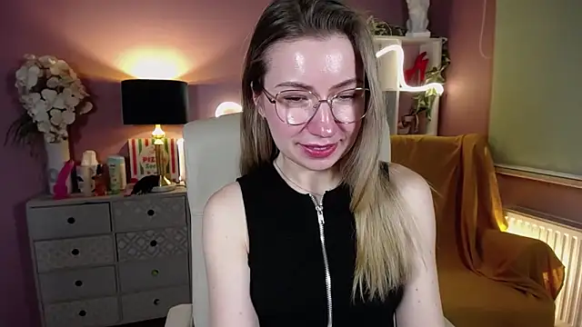 Snapshot of Mia_Tasty chatting on 9, 2, 2025 Mia Tasty online show from 9, 2, 2025