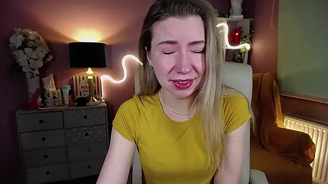 Snapshot of Mia_Tasty chatting on 13, 2, 2025 Mia Tasty online show from 13, 2, 2025