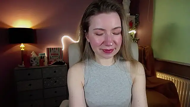 Snapshot of Mia_Tasty chatting on 7, 3, 2025 Mia Tasty online show from 7, 3, 2025