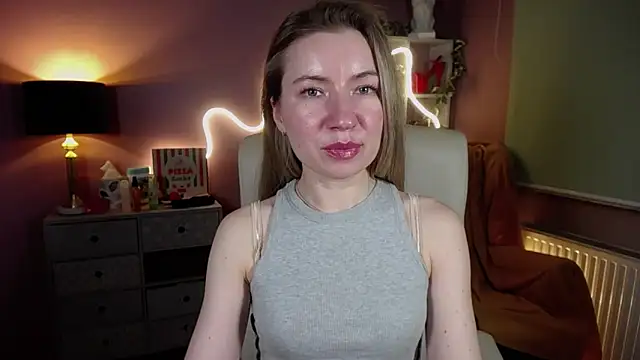 Snapshot of Mia_Tasty chatting on 9, 3, 2025 Mia Tasty online show from 9, 3, 2025