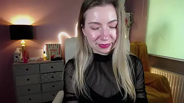 Snapshot of Mia_Tasty chatting on 12, 3, 2025 Mia Tasty online show from 12, 3, 2025