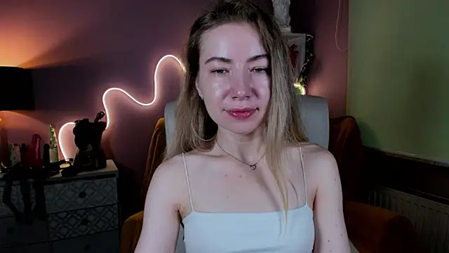 Snapshot of Mia_Tasty chatting on 14, 9, 2025 Mia Tasty online show from 14, 9, 2025