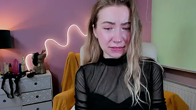 Snapshot of Mia_Tasty chatting on 17, 9, 2025 Mia Tasty online show from 17, 9, 2025