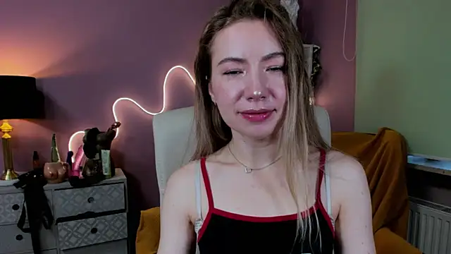 Snapshot of Mia_Tasty chatting on 16, 10, 2025 Mia Tasty online show from 16, 10, 2025