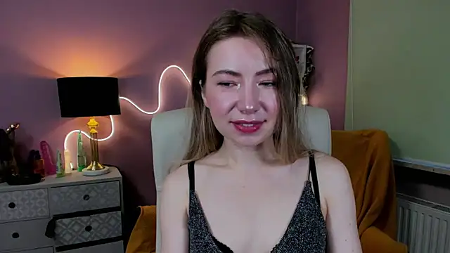 Snapshot of Mia_Tasty chatting on 24, 10, 2025 Mia Tasty online show from 24, 10, 2025