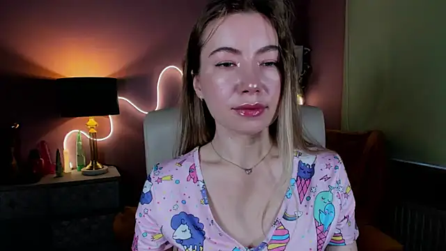 Snapshot of Mia_Tasty chatting on 25, 10, 2025 Mia Tasty online show from 25, 10, 2025