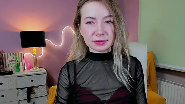 Snapshot of Mia_Tasty chatting on 12, 11, 2025 Mia Tasty online show from 12, 11, 2025