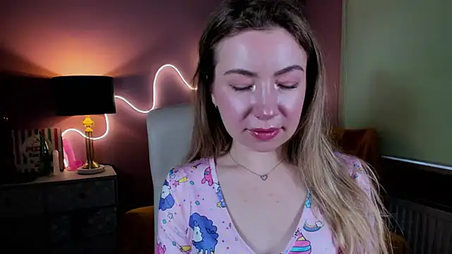 Snapshot of Mia_Tasty chatting on 15, 11, 2025 Mia Tasty online show from 15, 11, 2025