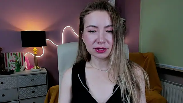 Snapshot of Mia_Tasty chatting on 27, 11, 2025 Mia Tasty online show from 27, 11, 2025