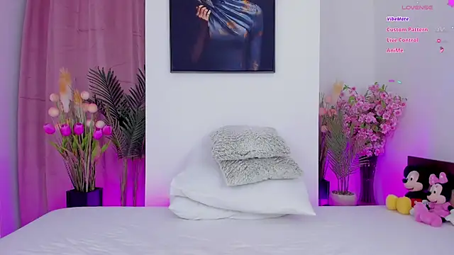 Snapshot of DiammondDia chatting on 11, 3, 2025 DiammondDia online show from 11, 3, 2025