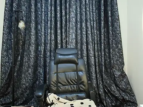 Snapshot of pretty_hearty chatting on 1, 10, 2025 pretty hearty online show from 1, 10, 2025