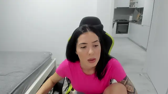 Snapshot of Emmapmg chatting on 2, 3, 2026 Emmapmg online show from 2, 3, 2026