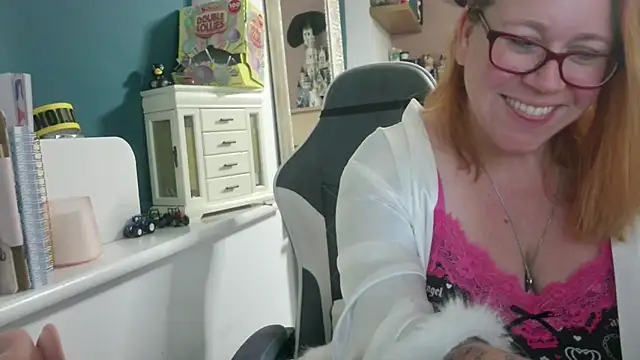 Snapshot of NikiDeeOfficial chatting on 8, 9, 2025 NikiDeeOfficial online show from 8, 9, 2025