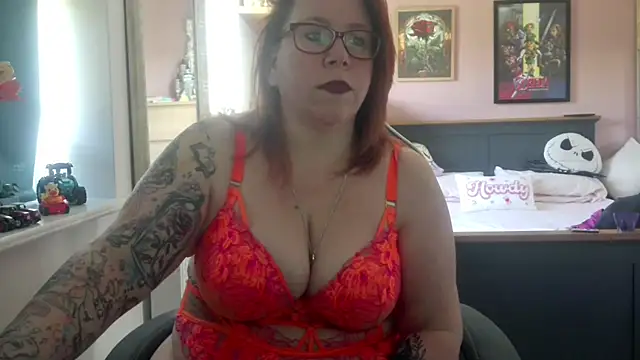 NikiDeeOfficial online show from 21, 4, 2026