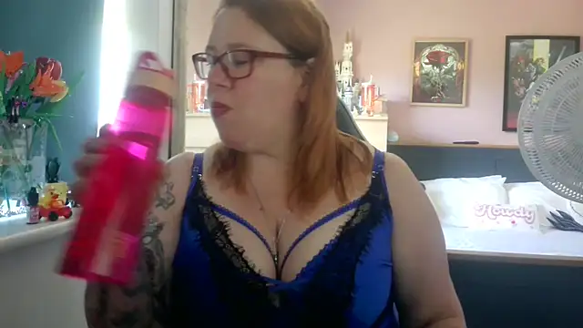 NikiDeeOfficial online show from 2, 7, 2026