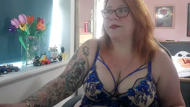 NikiDeeOfficial online show from 15, 7, 2026